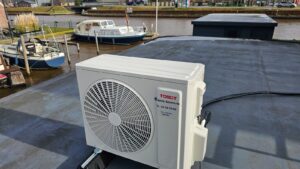 Airco Giethoorn |  Tosot CLIVIA 2,5 kW | in B&B-boot (koelen én verwarmen)