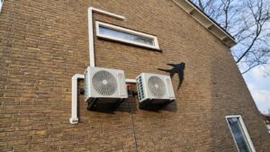 Airco Veendam |  2x Tosot CLIVIA |  slaapkamer wit + woonkamer antraciet (strak afgewerkt)