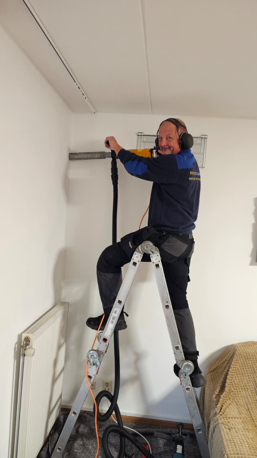 Installatiemoment – boren/doorvoer en voorbereiding van de montage.