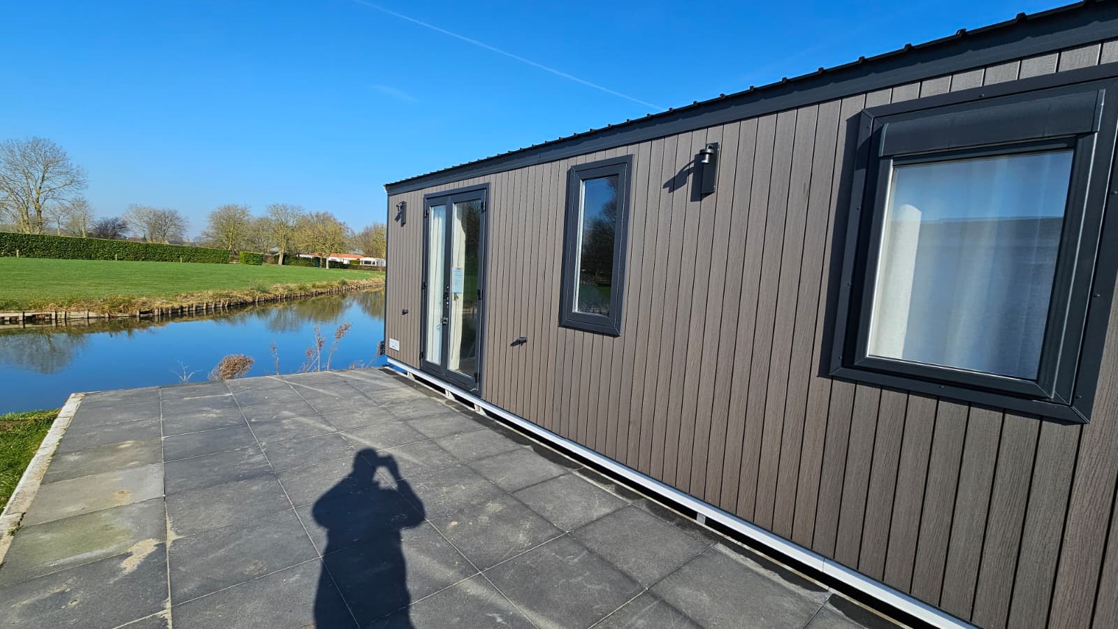 Verhuur chalet op Camping de Vergarde in de Betuwe voorzien van airco