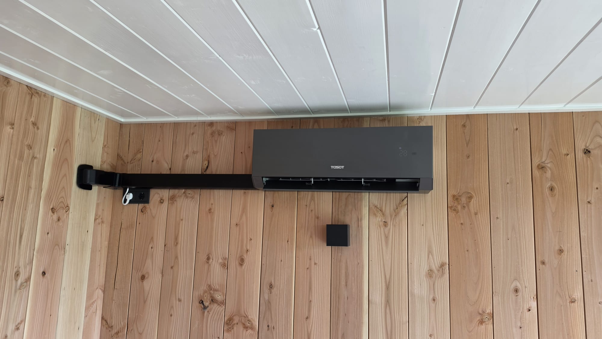 Tosot Clivia by GREE airco Black 3,5 kW gemonteerd in tuinkamer in Hardenberg